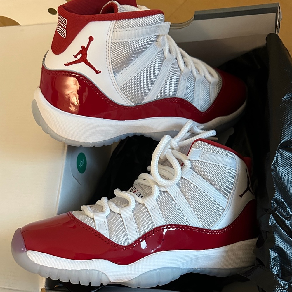 Jordan Kids' Retro 11 Sneakers - White & Red